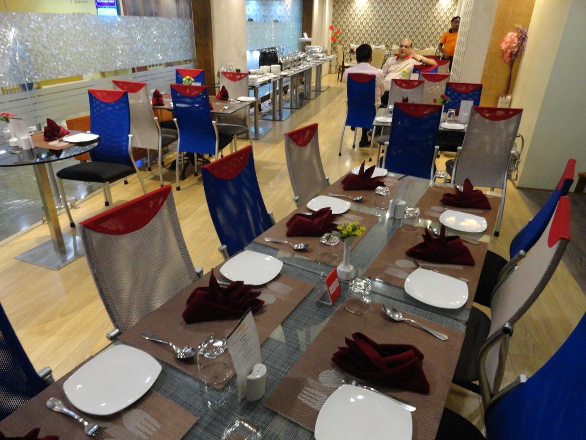The Senator Hotel Kolkata Luaran gambar